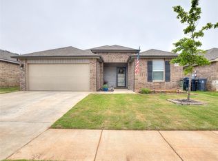 4212 Moonlight Rd, Mustang, OK 73064