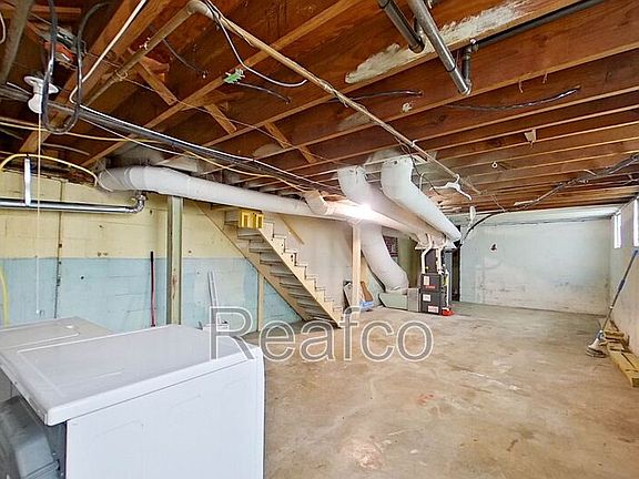 3rd image of 100 N Westmoor Ave