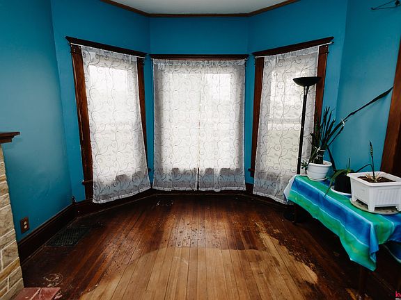 3rd image of 1002 A St