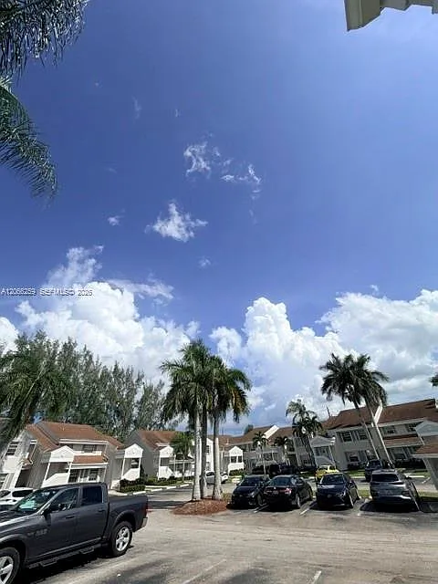 1 bed, 1.0 bath, 830 sqft, $1,780 — Photo 2