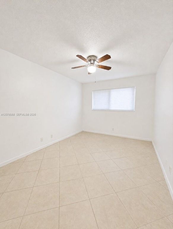 1231 NE 23rd Ave APT 3, photo 5