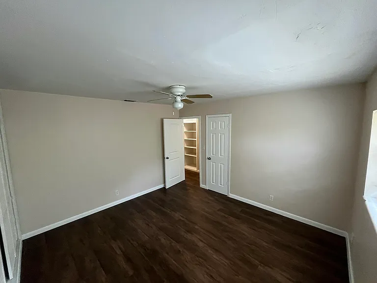 1335 NW 7th Ter — Photo 7