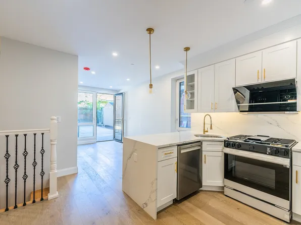 42-09 Hampton Street image 5 of 27