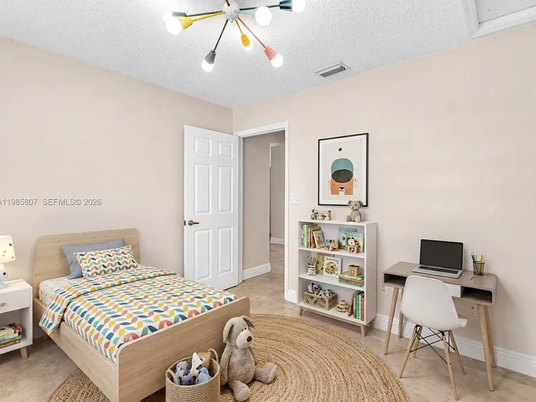 1208 NW 170th Ave — Photo 7