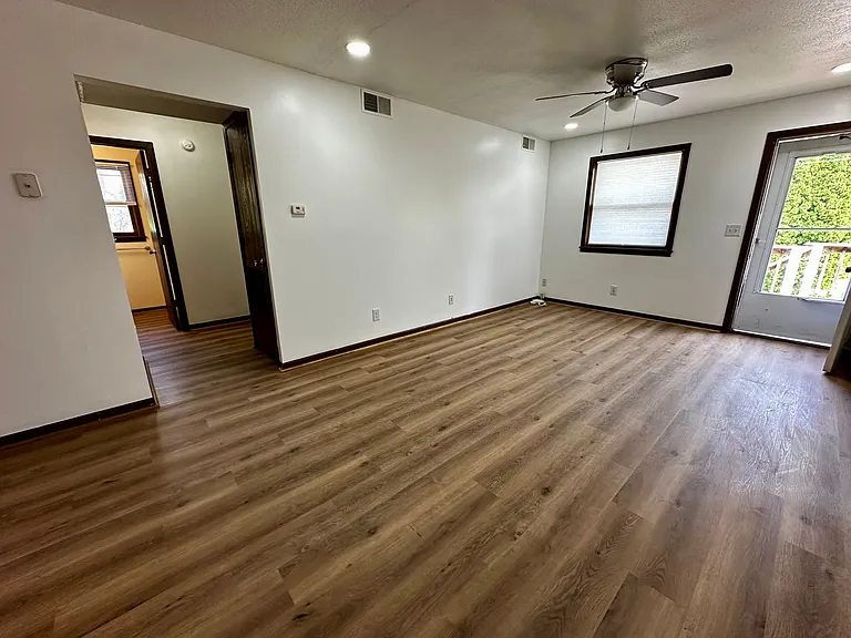 1058 Morningside Dr — Photo 22