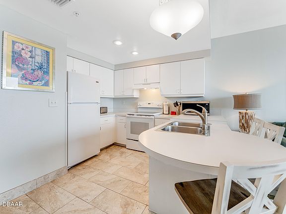 3rd image of 300 N Atlantic Ave #606