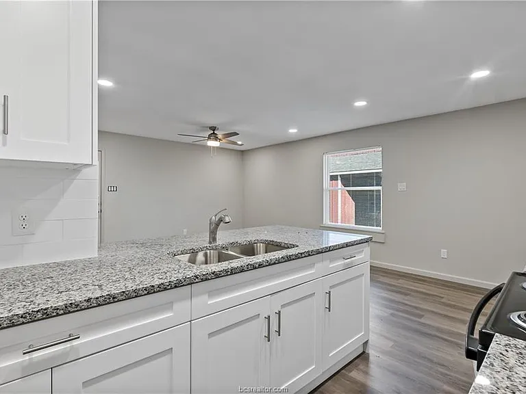 1504 Alpine Cir #C — Photo 7