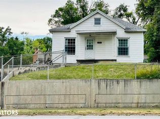 1717 S 7th St, Keokuk, IA