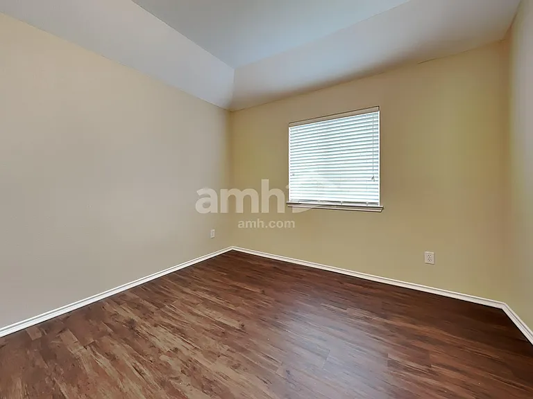 1003 Utopia Ln — Photo 20