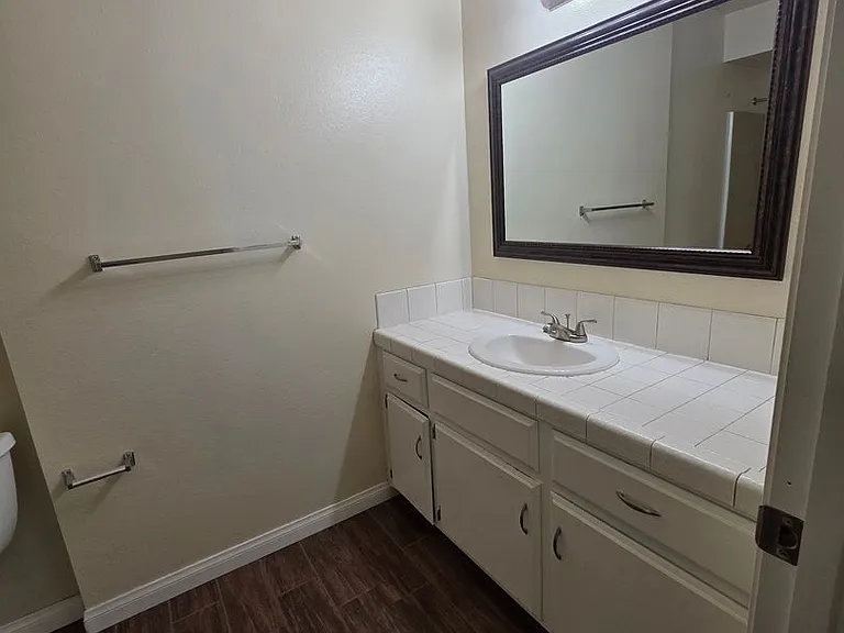 1012 Orangewood St — Photo 12