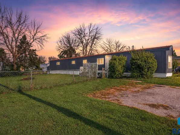 505 N Eagle Pl, Sioux Falls, SD 57107