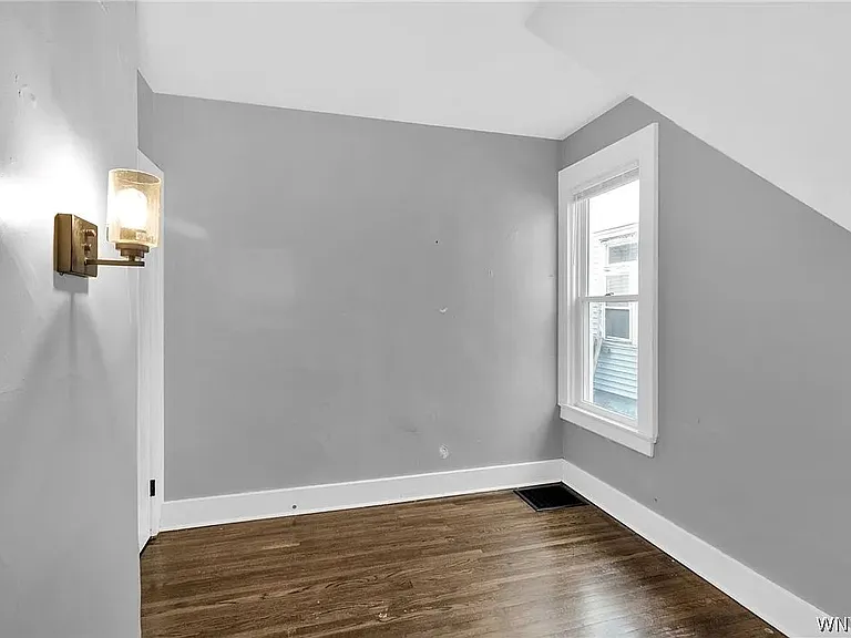 27 Como Ave #2 — Photo 11