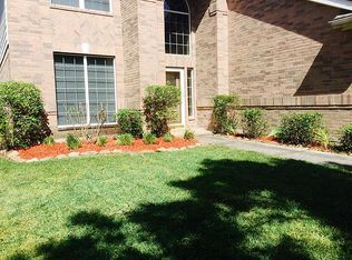 405 Colebrook Ln, Dickinson, TX 77539