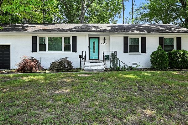 1st image of 221 Hankins Dr