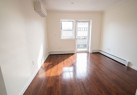 3rd image of 2310 31st Dr APT 3