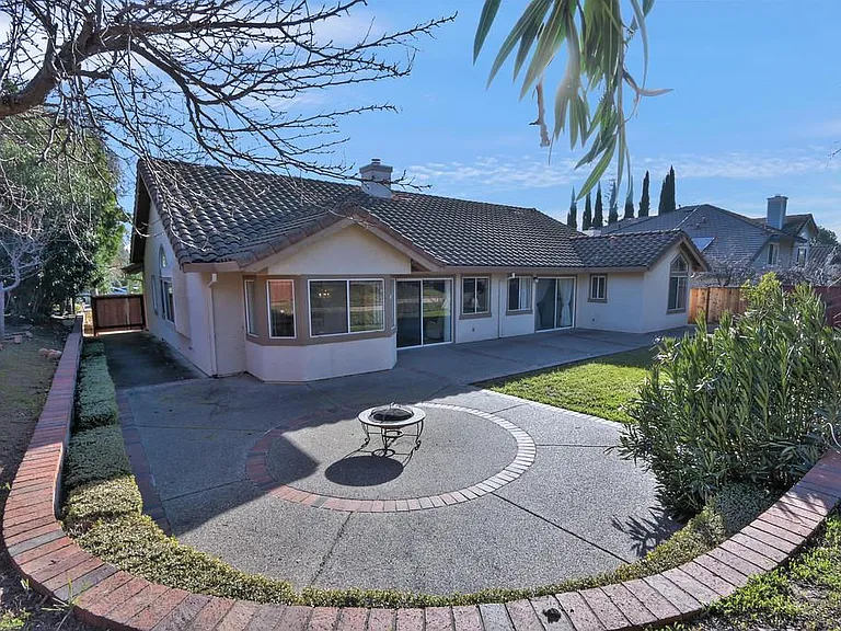 3281 Falerno Way — Photo 46