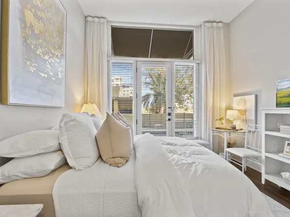 Lake Mirror Tower Apartments