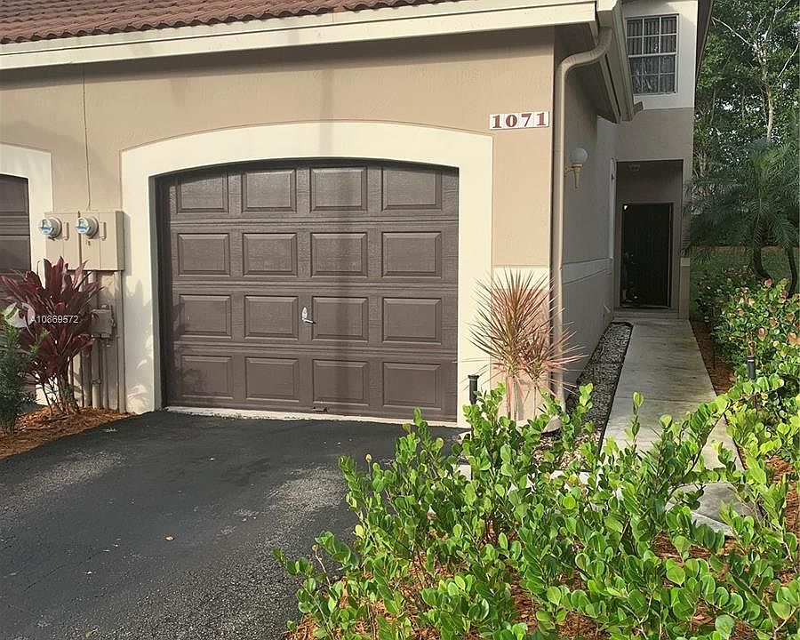 1st image of 1071 Sorrento Dr #6