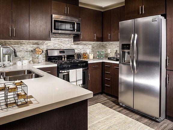 5th image of 685 S New Hampshire Ave APT 306