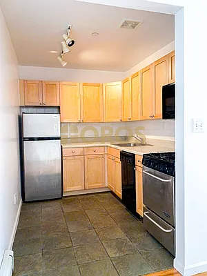 Rented by City Connections Realty | media 2