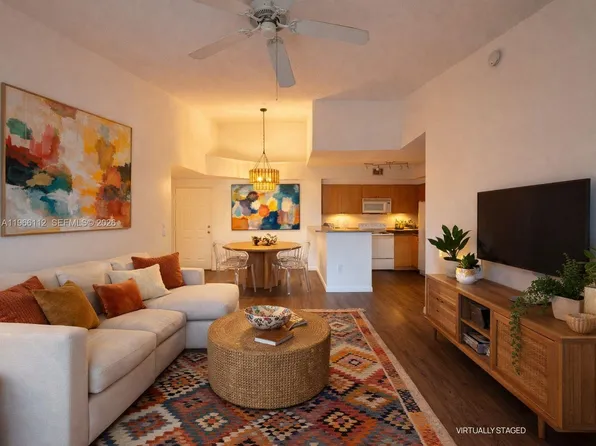 2360 E Preserve Way APT 306, Hollywood, FL 33025