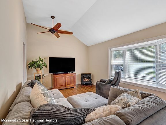 2nd image of 243 Crestview Dr