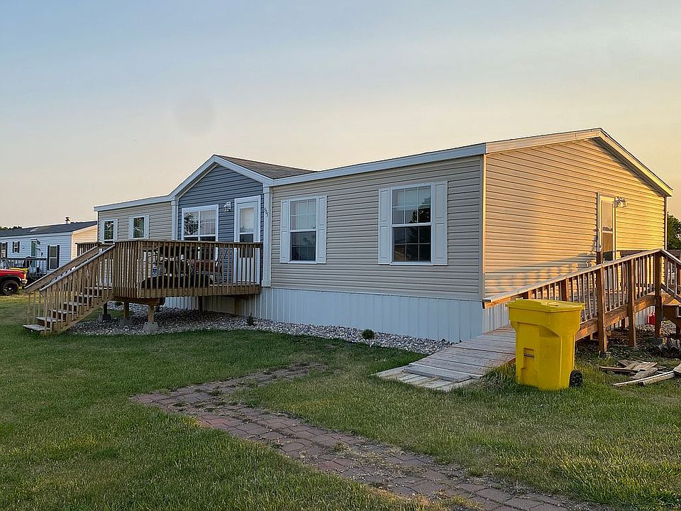 2nd image of 905 Tumbleweed Rd