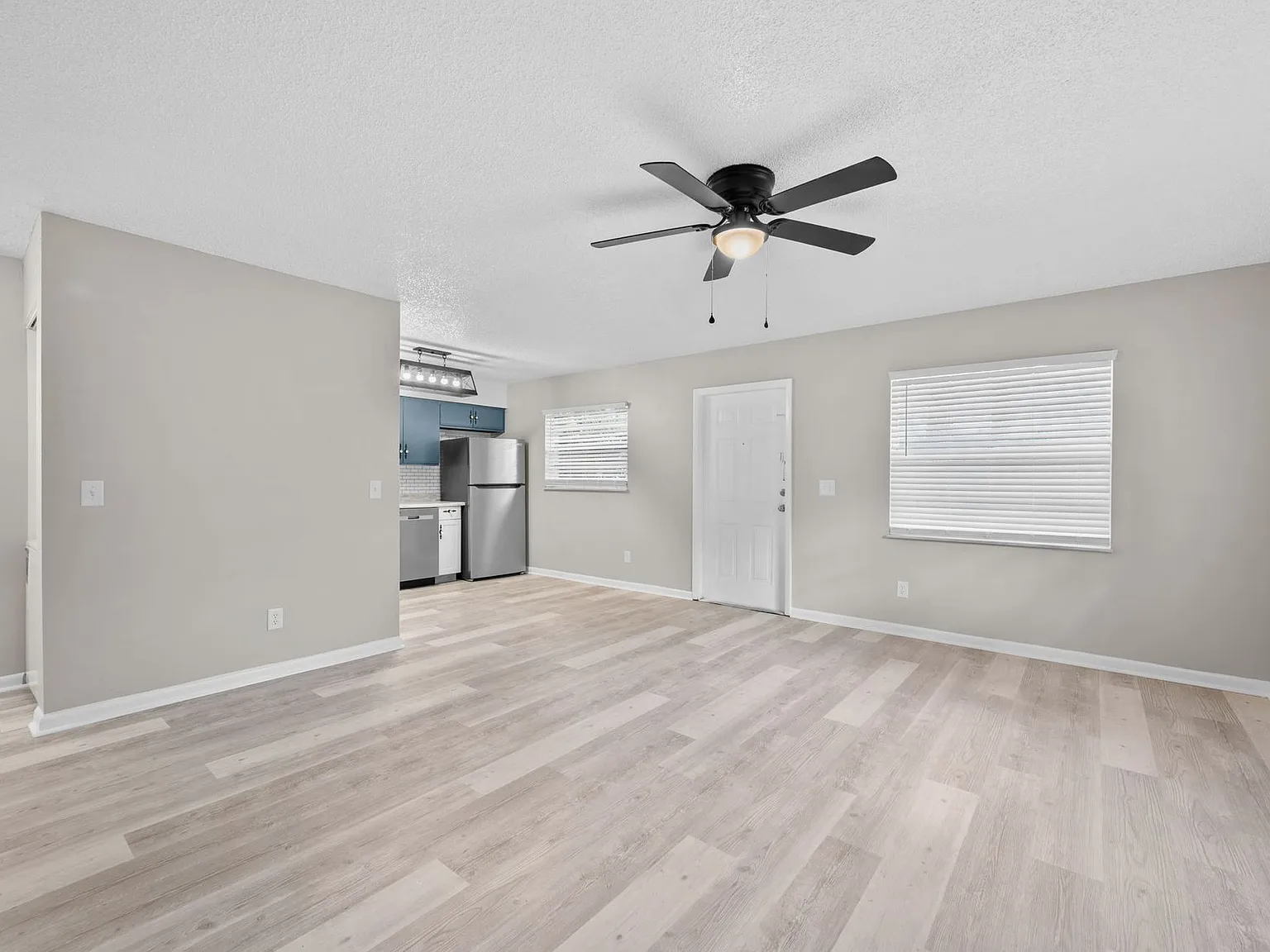 Canterbury Place Apartments — Photo 4