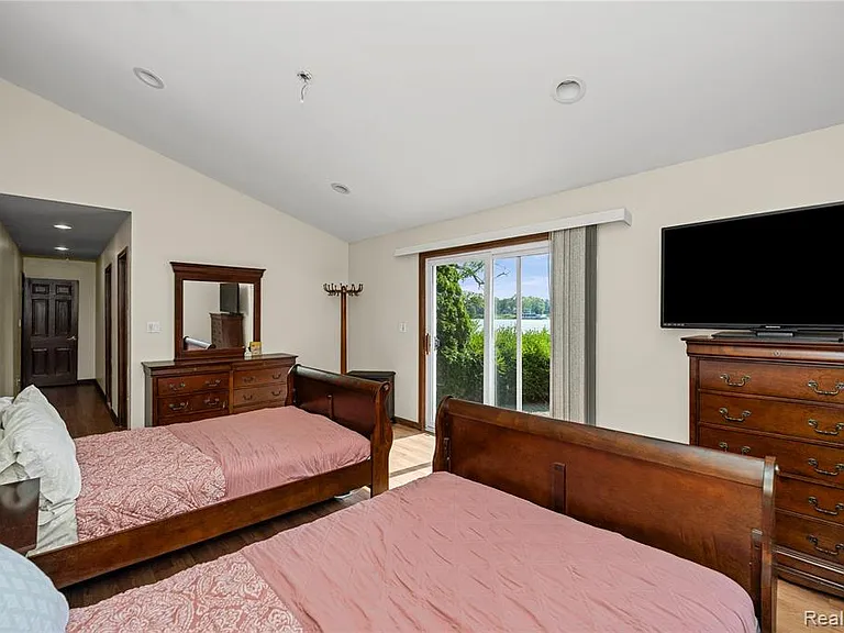 42195 Kouza Ct — Photo 13