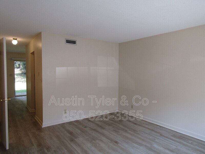 1st image of 4438 Dorothy Dr APT 4