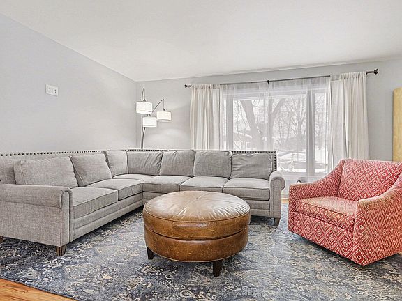 5th image of 2134 Ascot Rd