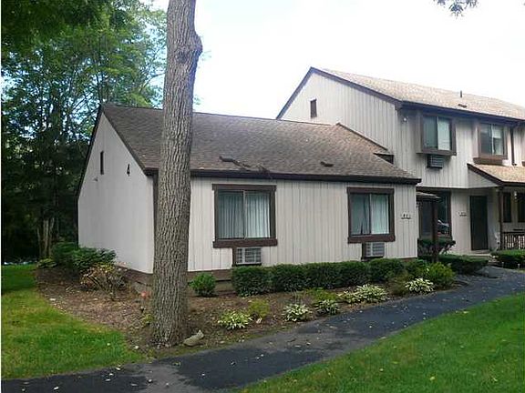4th image of 401 Mountain Laurel Dr
