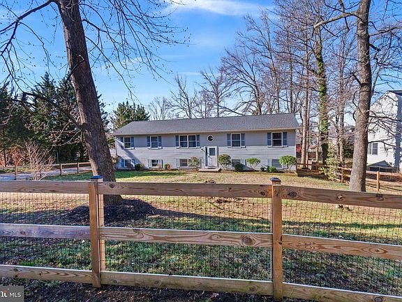 2nd image of 1436 Oak Bluff Rd