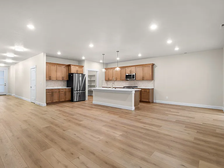 2411 E Kinglet Ln — Photo 10