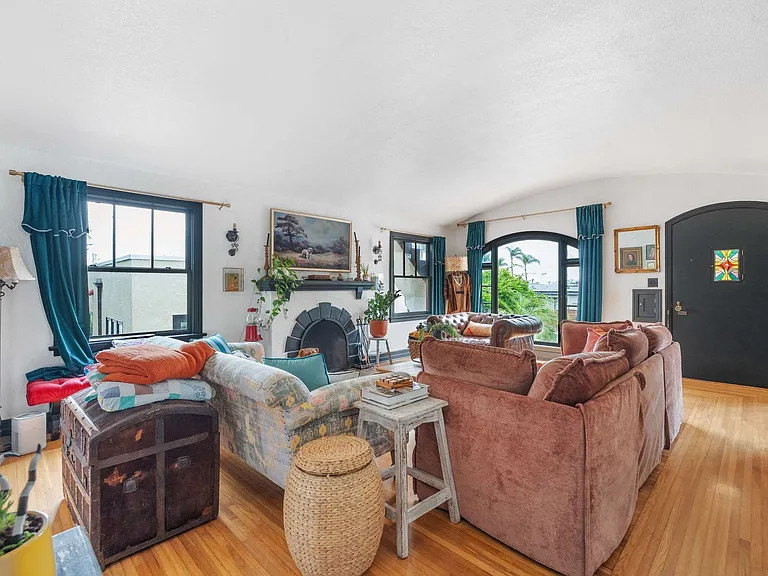 2615 Myrtle Ave — Photo 7