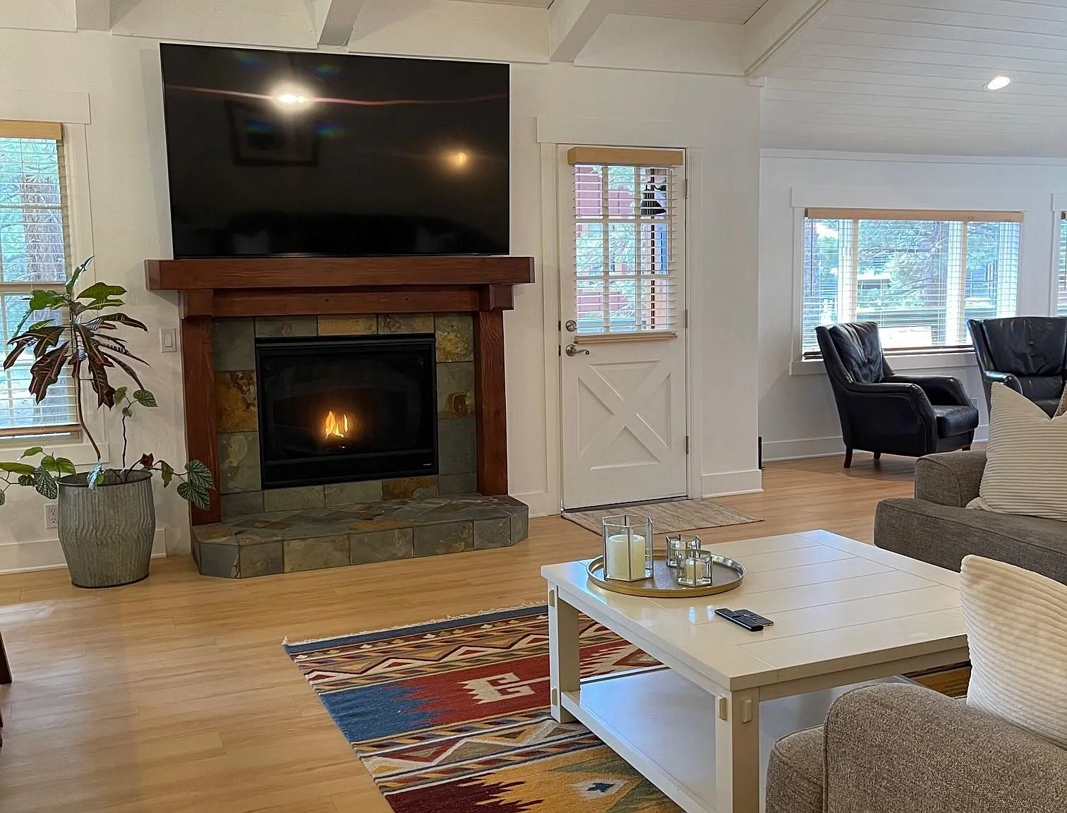 3 bed, 1680 sqft, $6,500 — Photo 1