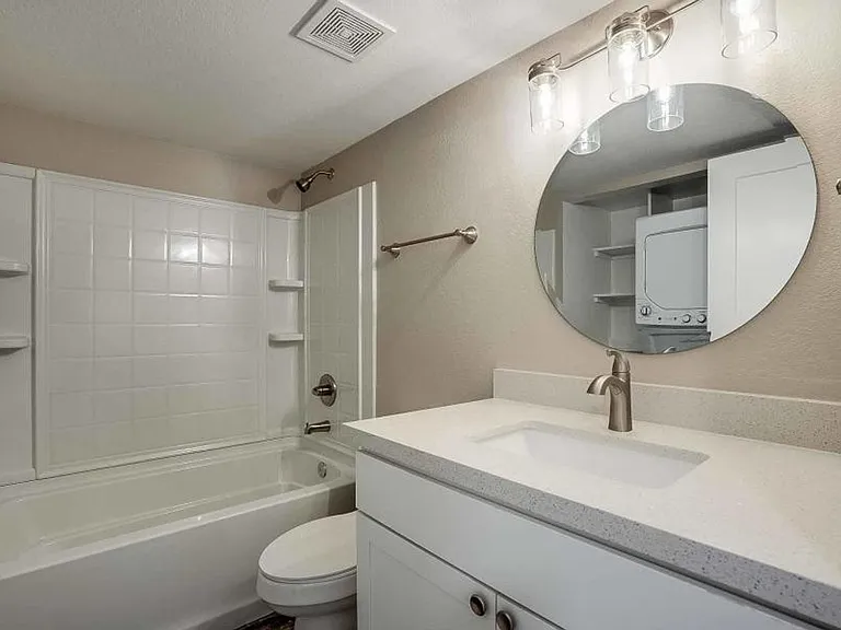 318 E Vine Cir — Photo 12