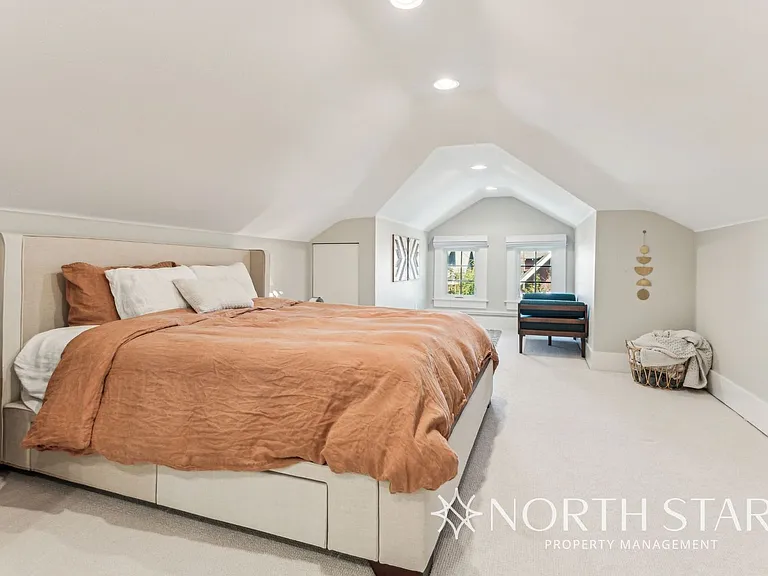 2224 NE 46th Ave — Photo 24