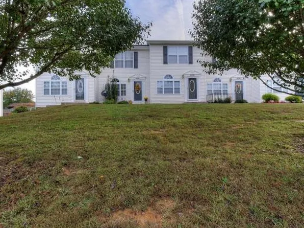 225 Amanda Ln, Bristol, TN 37620