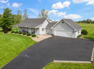 1444 E Corning Rd, Beecher, IL 60401