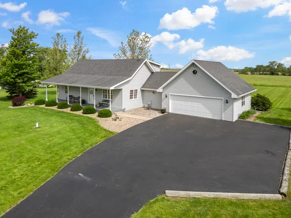 1444 E Corning Rd, Beecher, IL 60401