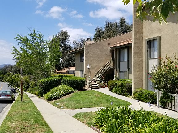 2nd image of 221 Oak Leaf Dr #205