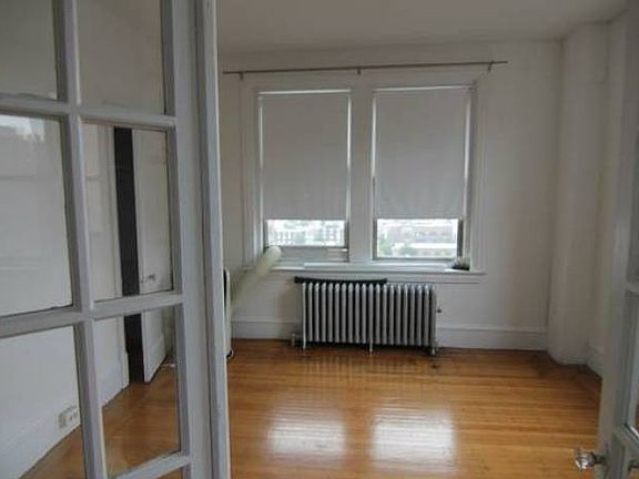 3rd image of 257 S 16th St #(6b)