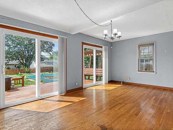 5th image of 1639 Chamber St