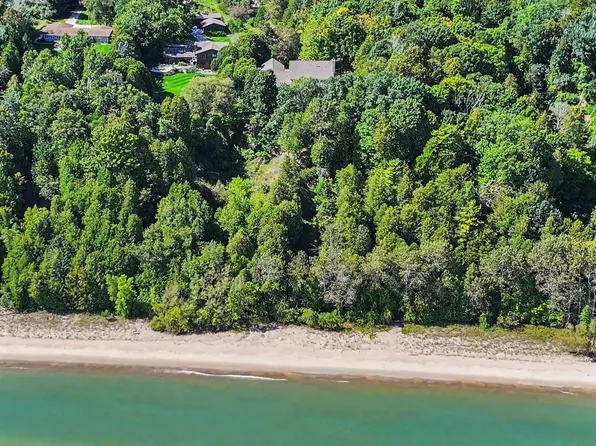 3582 E Norport DRIVE, Port Washington, WI 53074