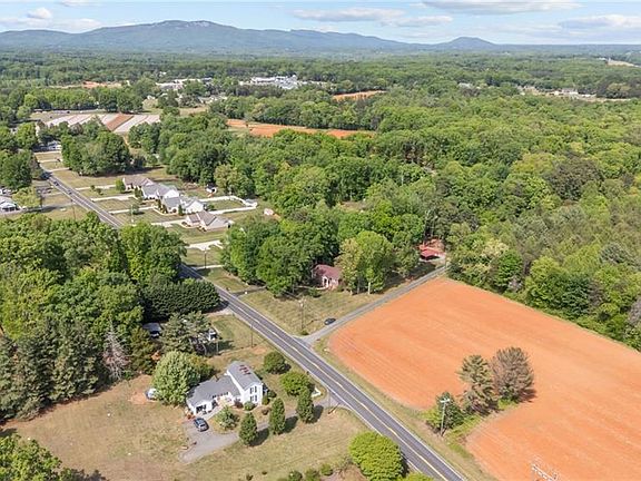 5th image of 340 Mountain View Rd