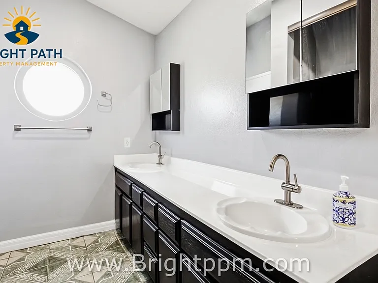 25280 Bay Ave — Photo 23