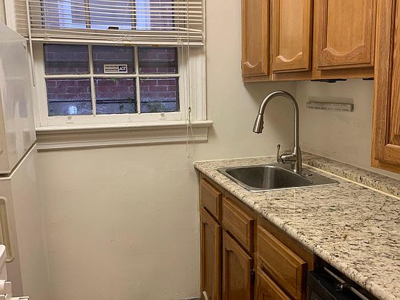 4th image of 611 N West St #A