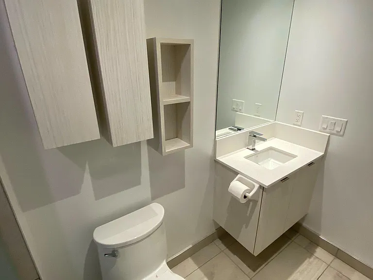 195 Redpath Ave #2205 — Photo 22