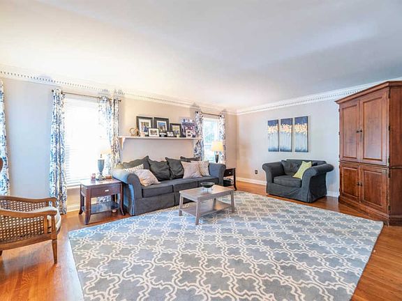 5th image of 1012 Doe Meadow Ct